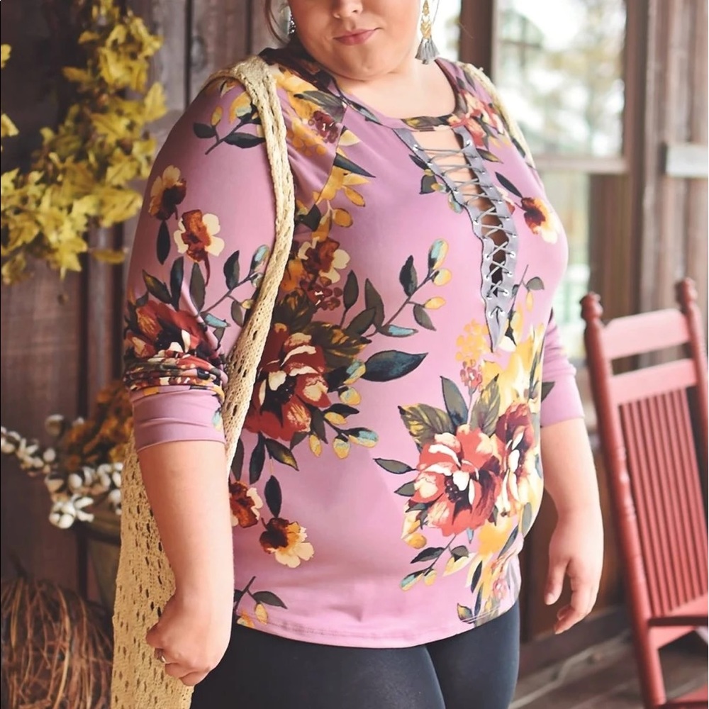 NWT Bohemian Floral Blooms Lace Up Tunic Top